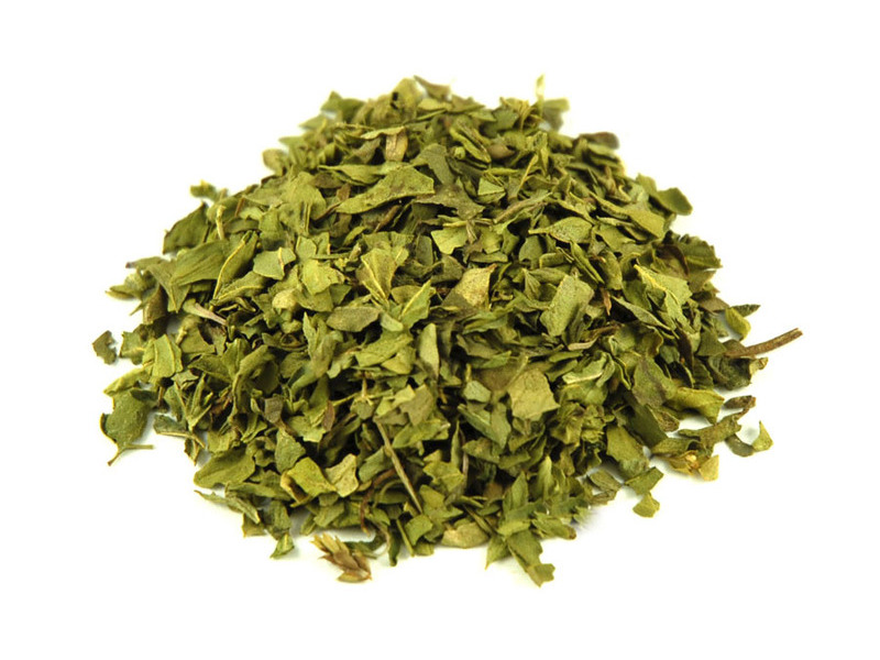 Dried oregano is a popular condiment that you can make yourself. You can buy dried oregano at the store or dry the sprigs and leaves of the plant yourself.